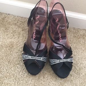 Nina black formal shoes